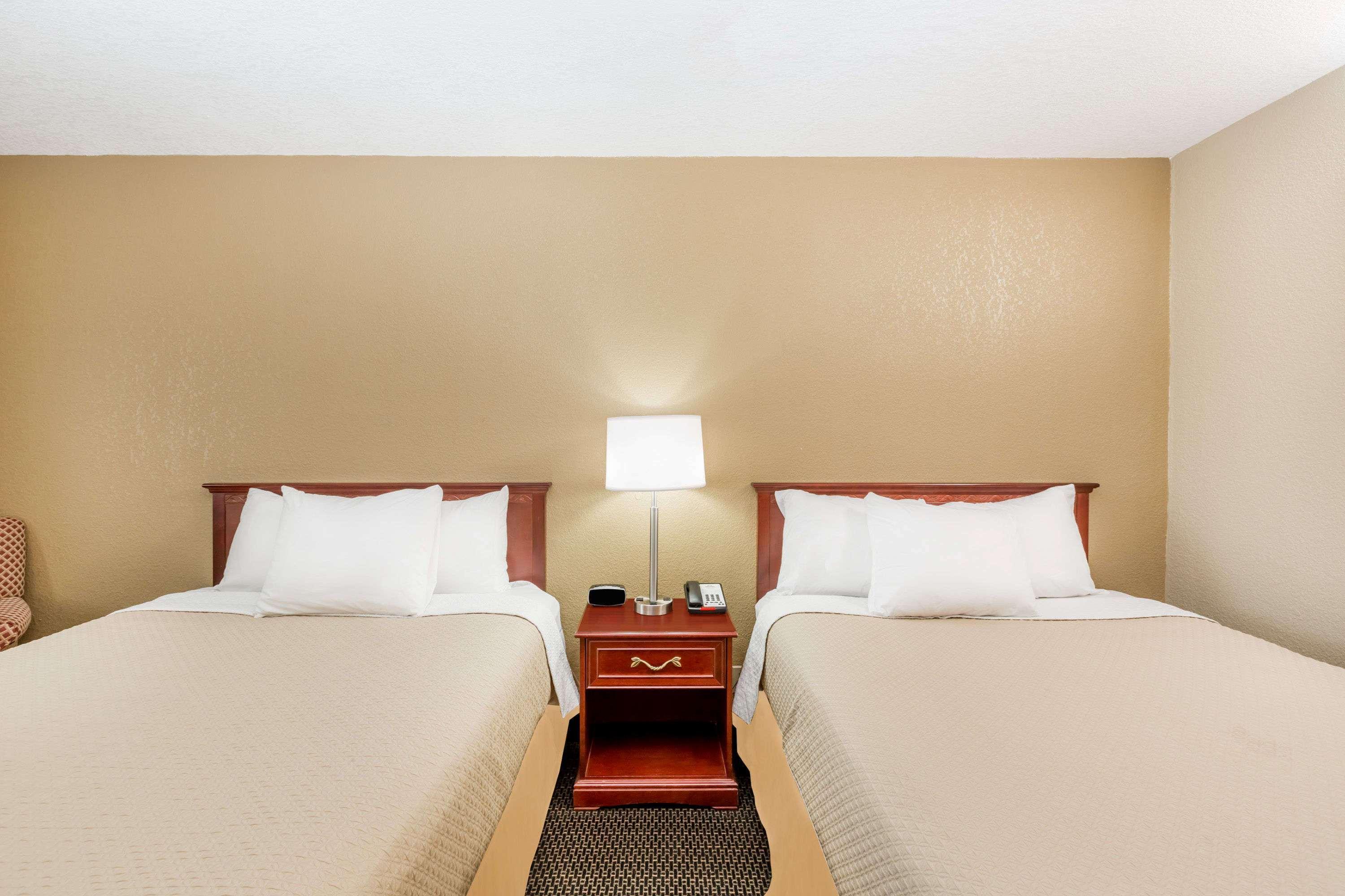 Days Inn By Wyndham West Des Moines Zewnętrze zdjęcie