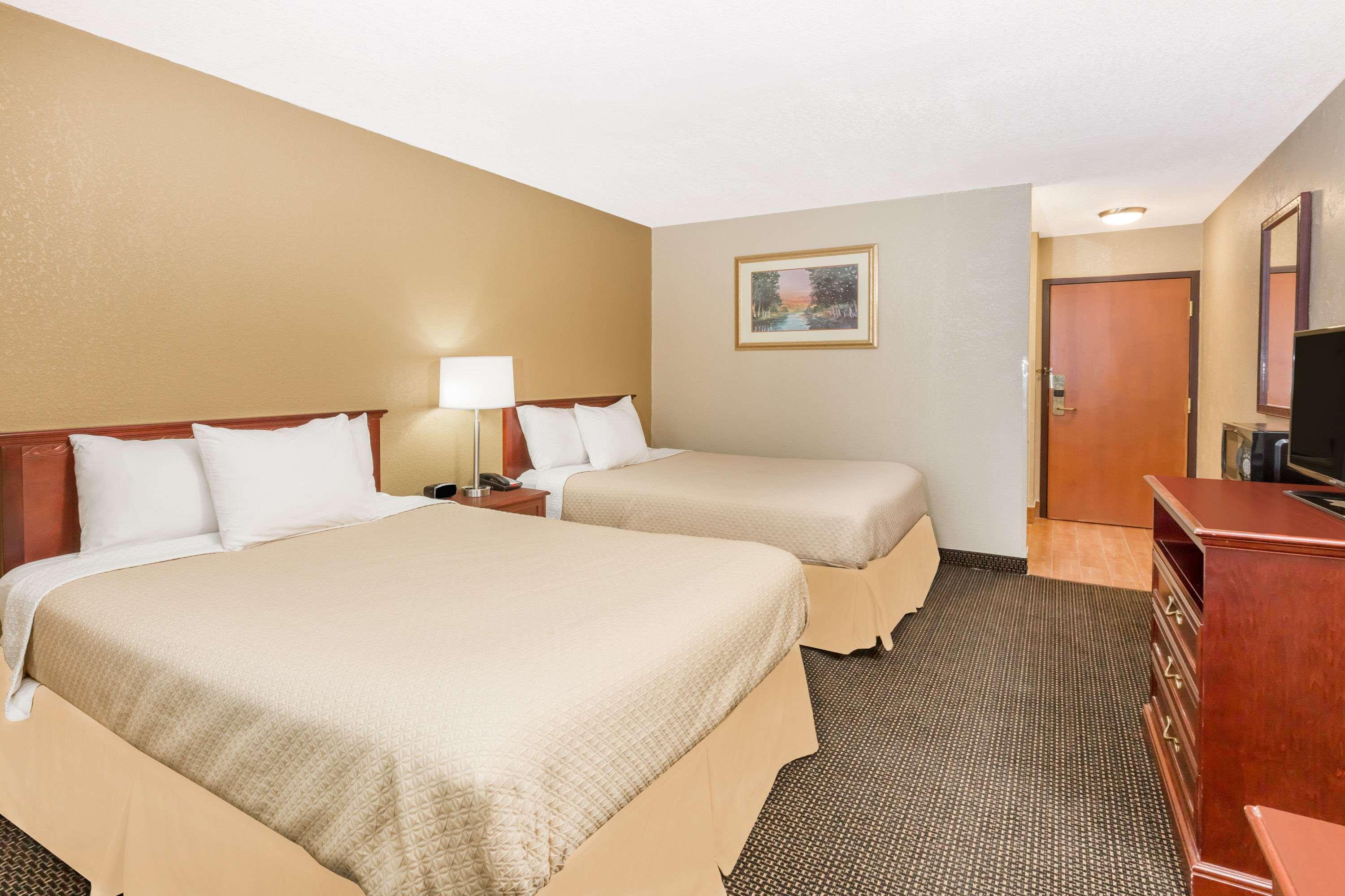 Days Inn By Wyndham West Des Moines Zewnętrze zdjęcie