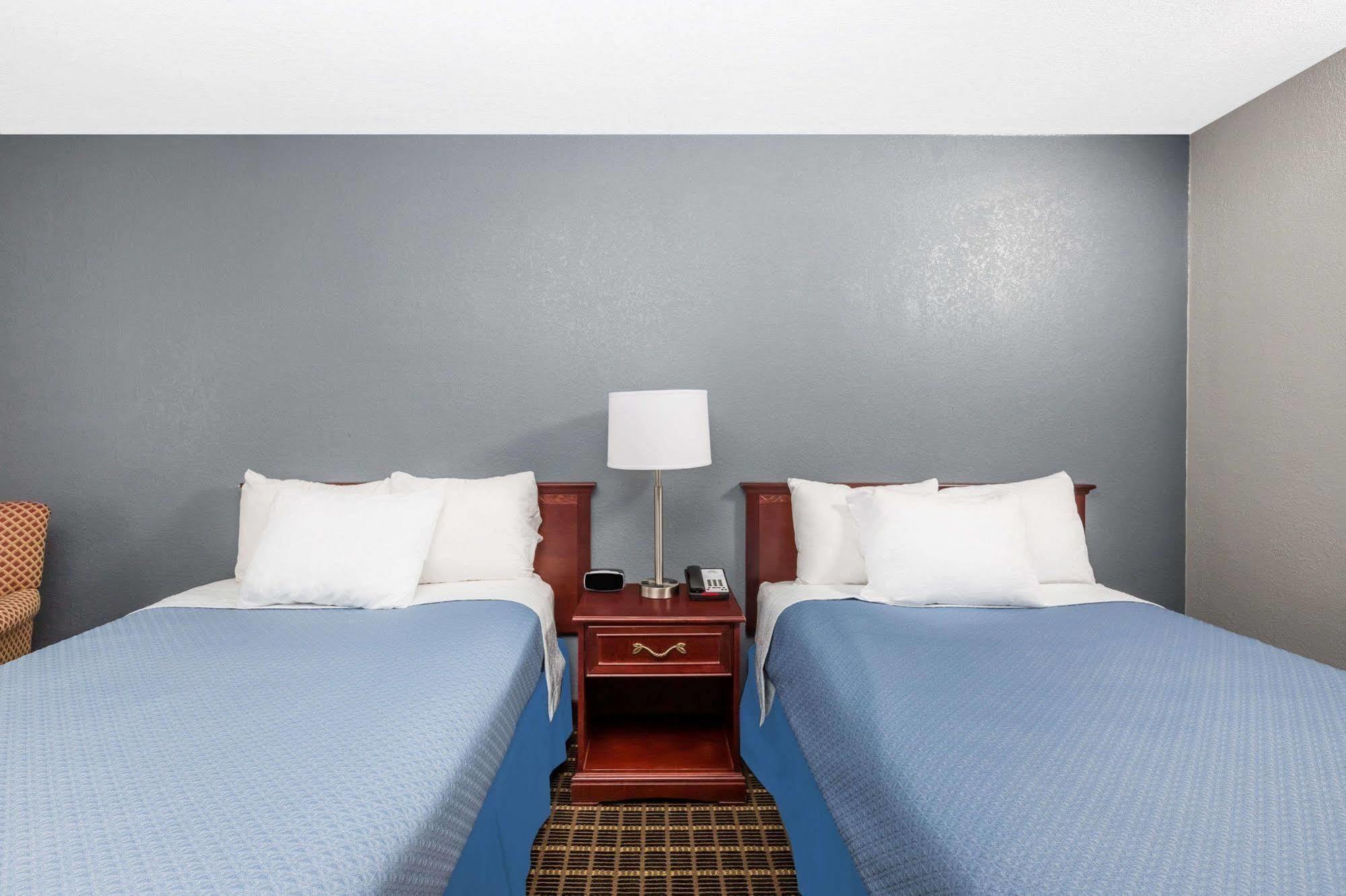 Days Inn By Wyndham West Des Moines Zewnętrze zdjęcie